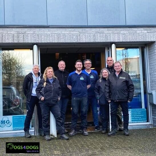MG Service levert kleding voor DOGS4DOGS